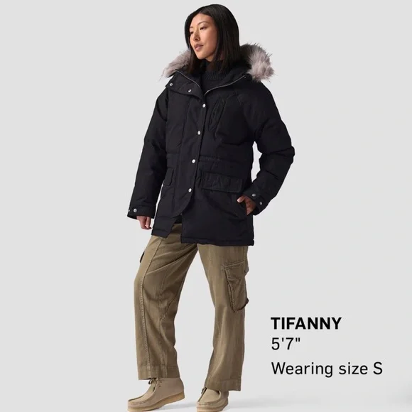 Brand new Basin and Range parka. Size large. Bought final sale but doesn't fit. - Picture 3 of 5